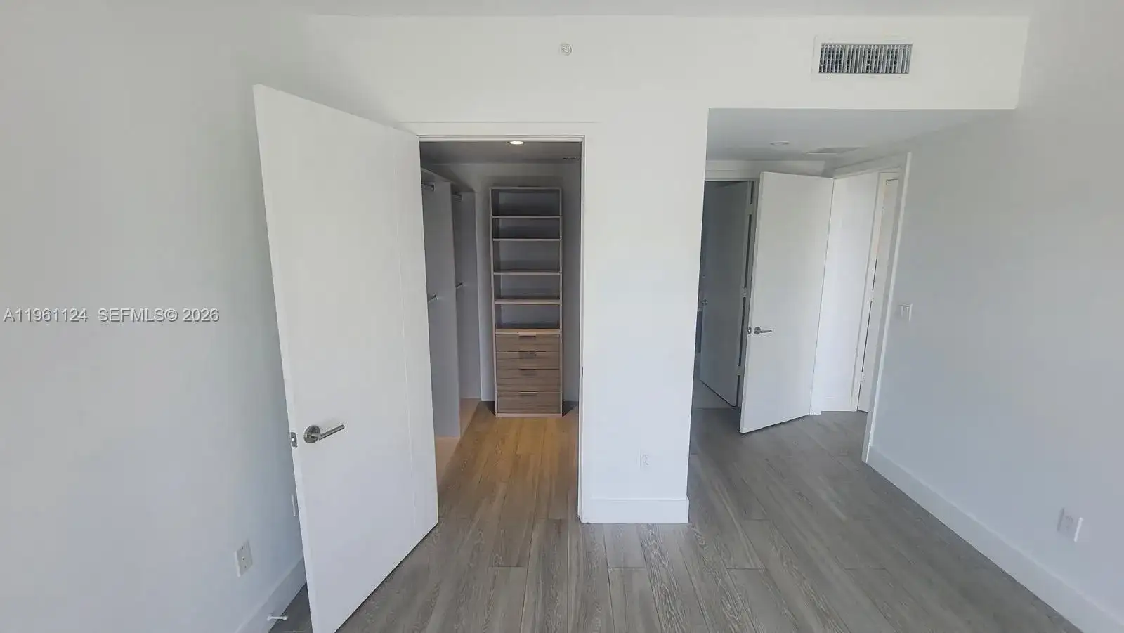 1010 SW 2nd Ave # 1901, Miami FL 33130 photo 4