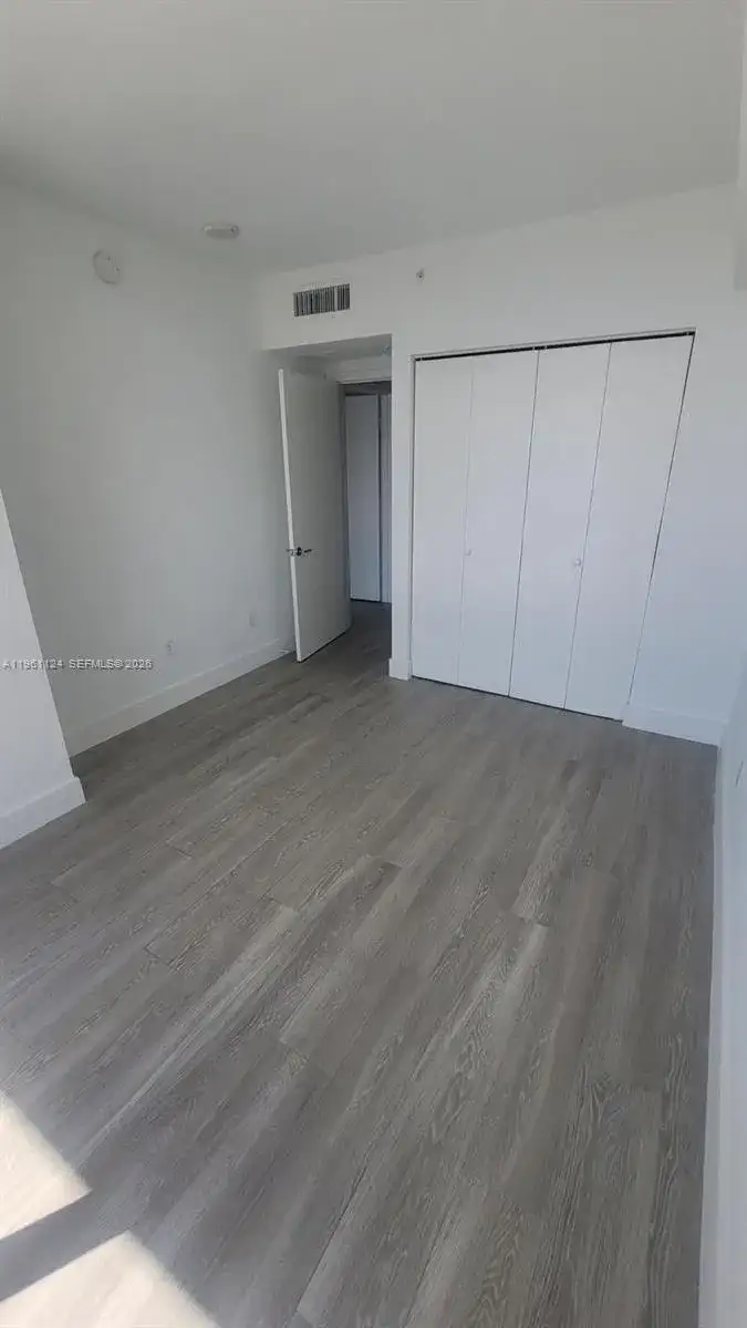 1010 SW 2nd Ave # 1901, Miami FL 33130 photo 5