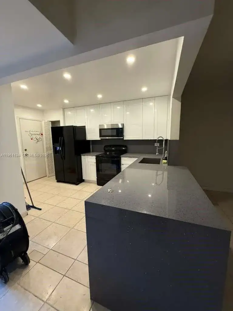 1710 NE 191st St # 3, Miami FL 33179 photo 5