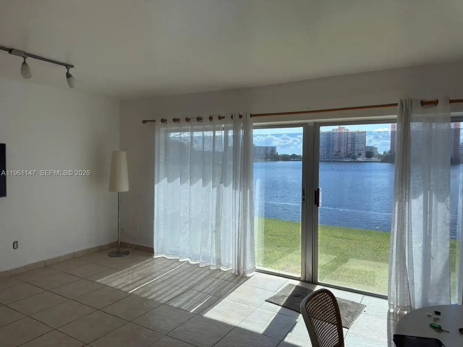 1284 NE 191 # 1284, North Miami Beach FL 33179 photo 2
