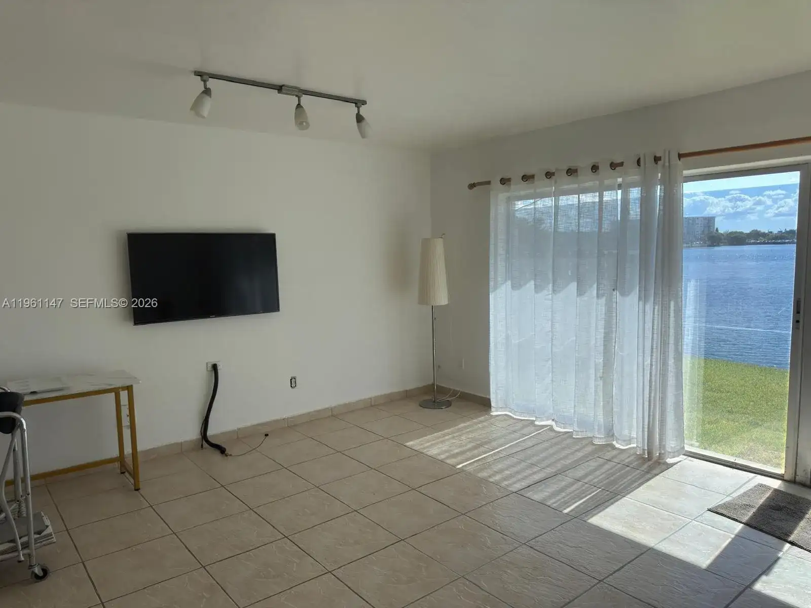 1284 NE 191 # 1284, North Miami Beach FL 33179 photo 3