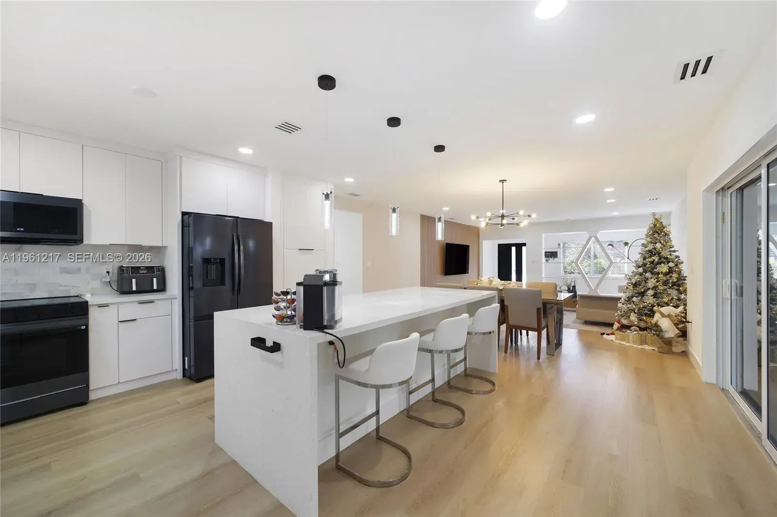 45 NE 124th Ter, North Miami FL 33161