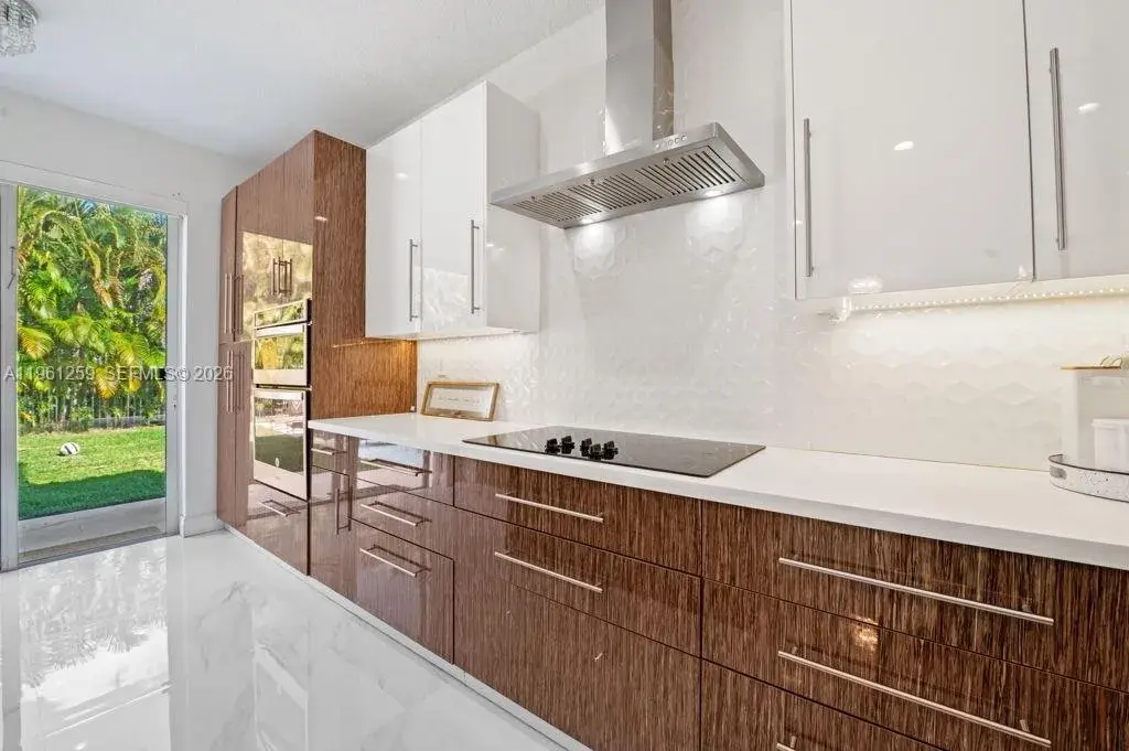 3846 W Gardenia Ave, Weston FL 33332