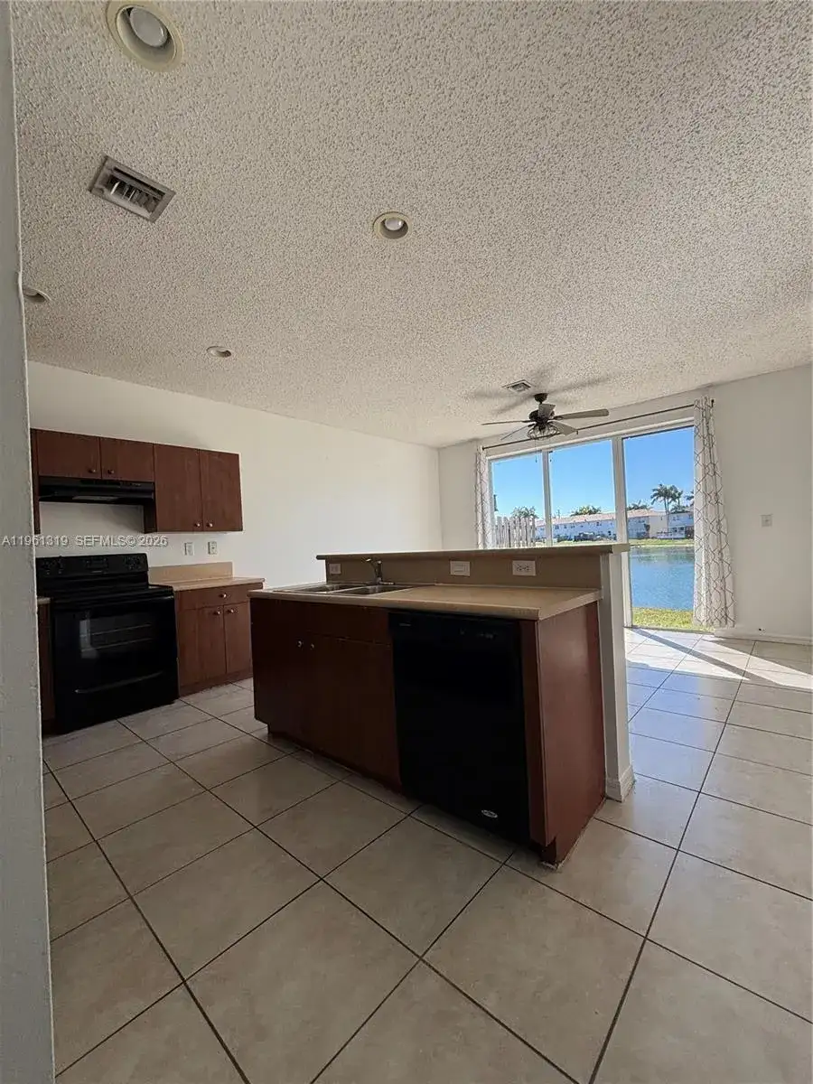 1044 NE 42nd Ter, Homestead FL 33033 photo 5