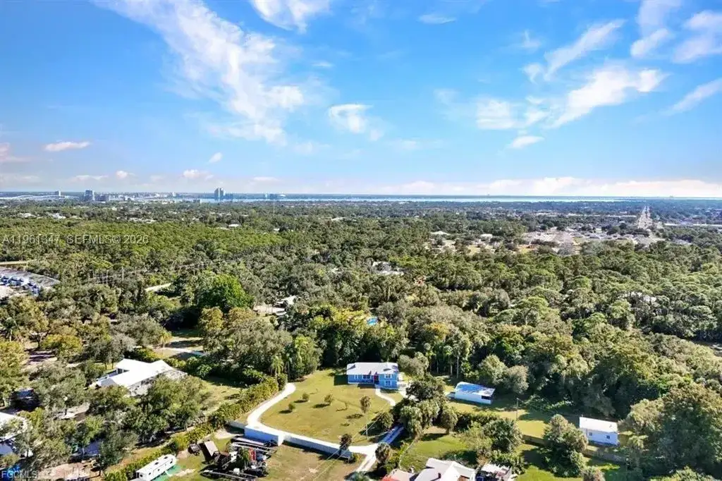 1345 Barrett Road, Other City - In The State Of Florida FL 33903 photo 3