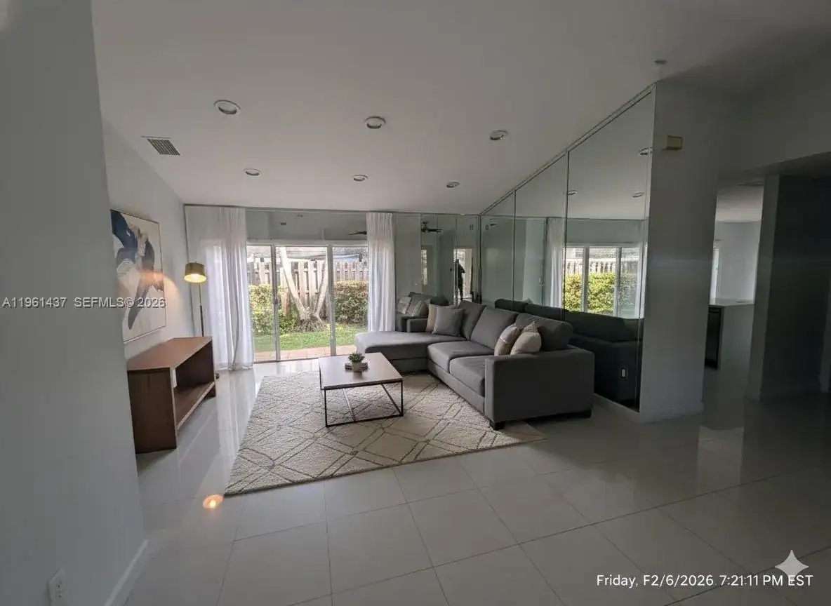 5753 NW 98th Ave, Doral FL 33178 photo 3