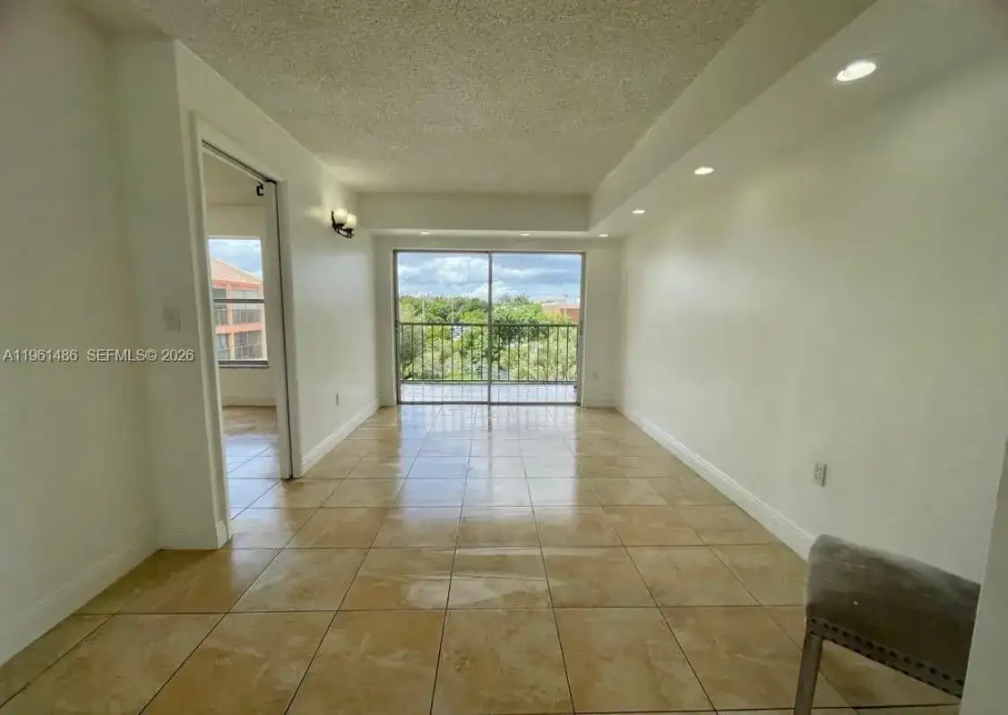 9405 W Flagler St # D403, Miami FL 33174 photo 2