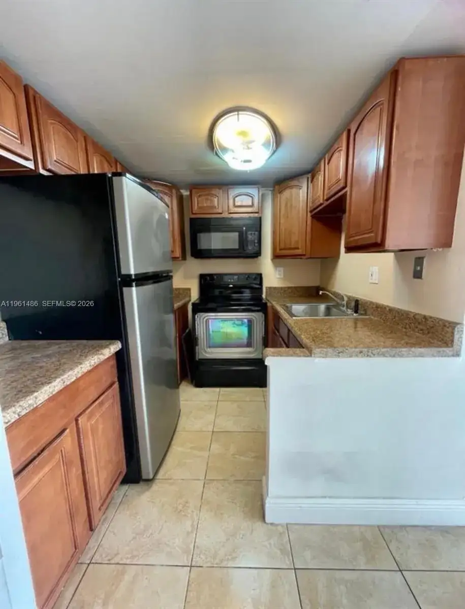 9405 W Flagler St # D403, Miami FL 33174 photo 3