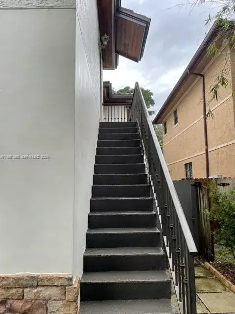 6902 SW 83rd pl, Miami FL 33143 photo 3