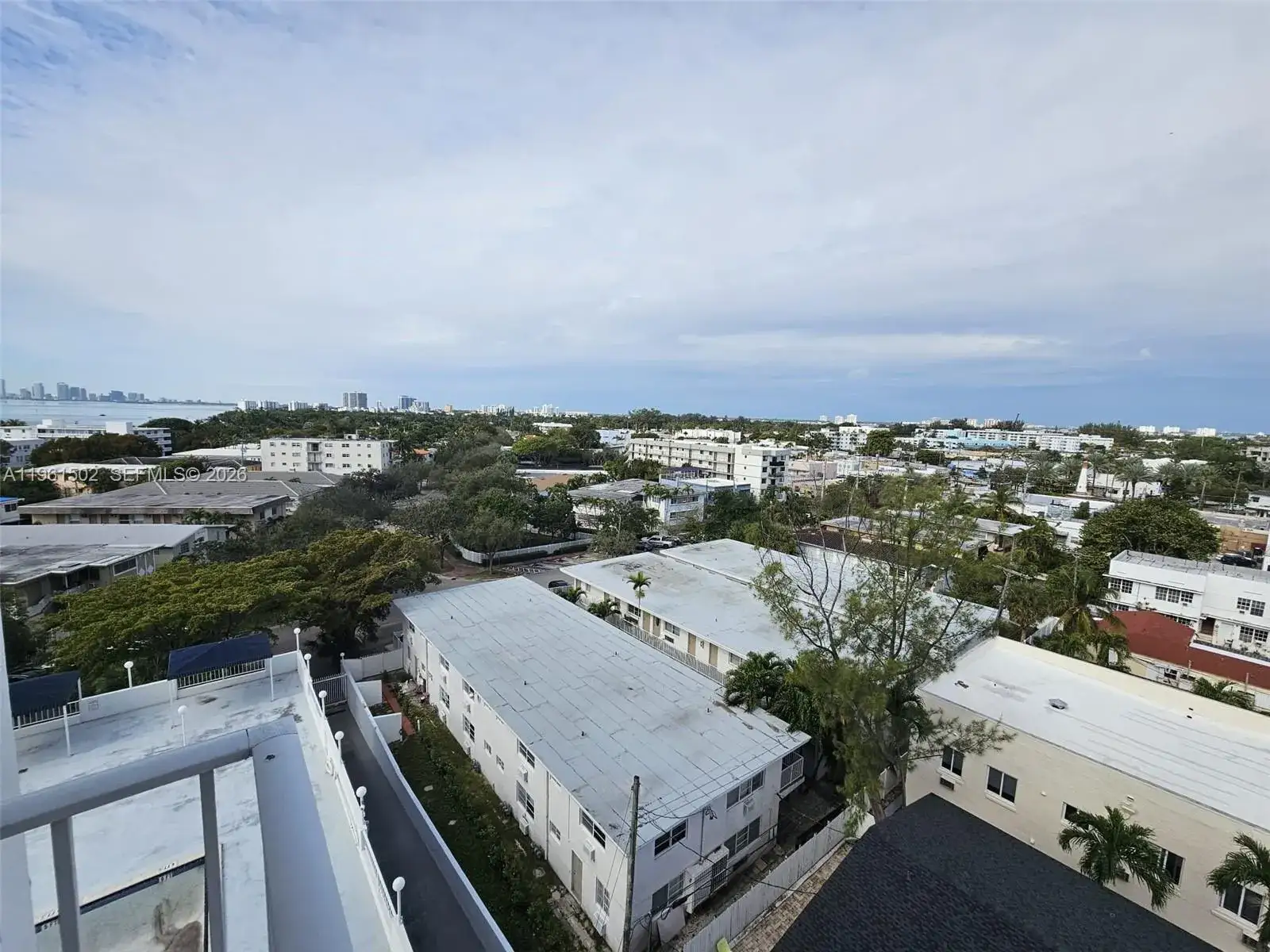1 bedroom 1 bath Residential for sale at 6900 Bay Dr # 8J, Miami Beach FL 33141