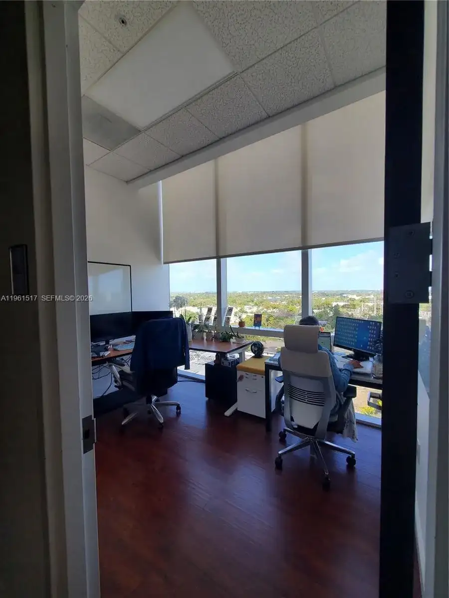 20200 W Dixie Hwy 1003 Hwy # 1003, Miami FL 33180 photo 4