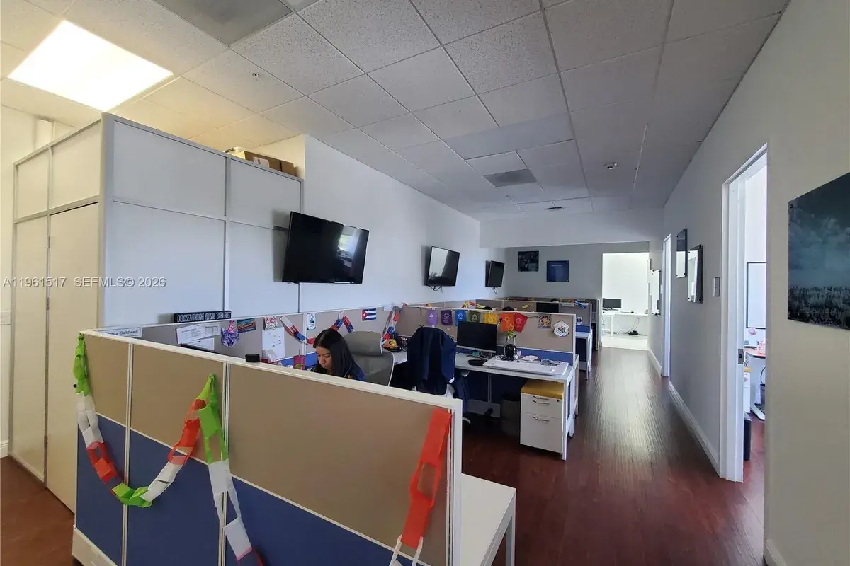 20200 W Dixie Hwy 1003 Hwy # 1003, Miami FL 33180