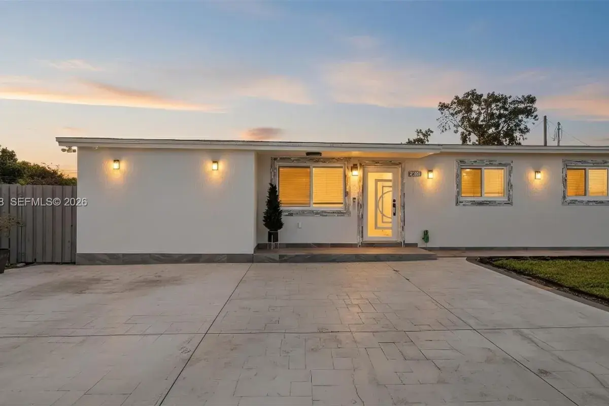 22301 SW 117th Pl, Miami FL 33170