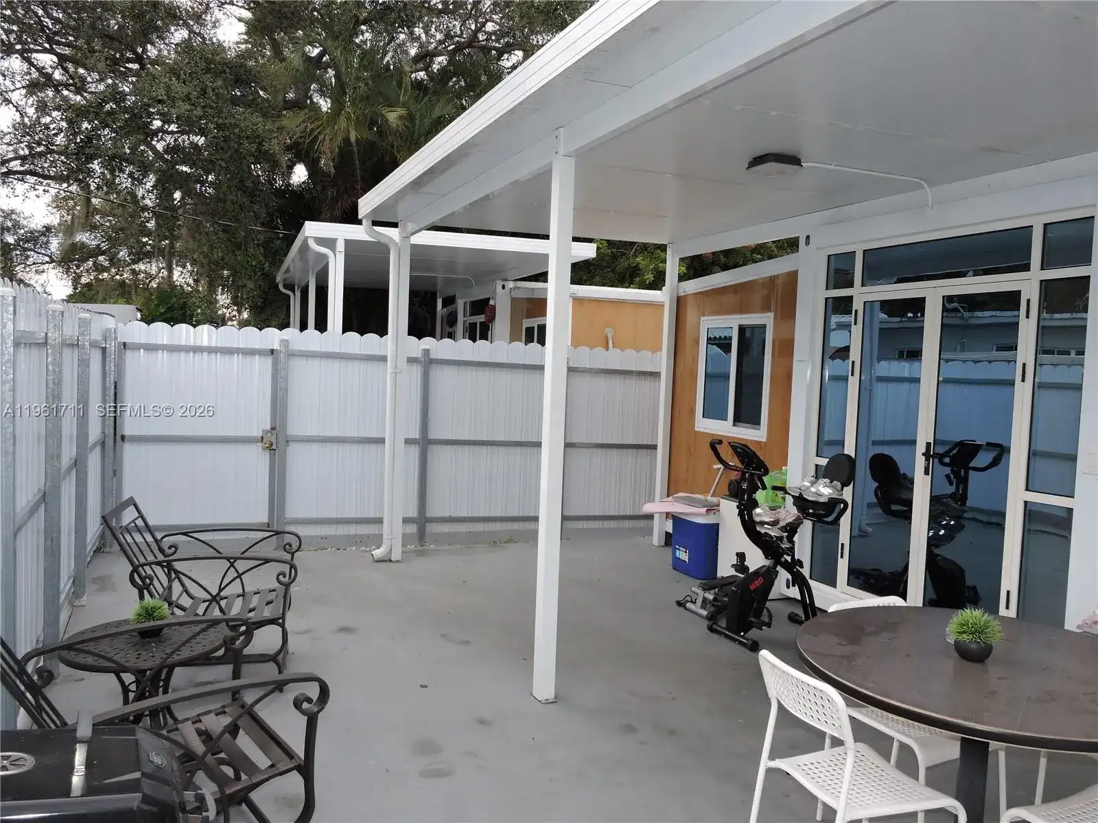 551 E 39th St, Hialeah FL 33013