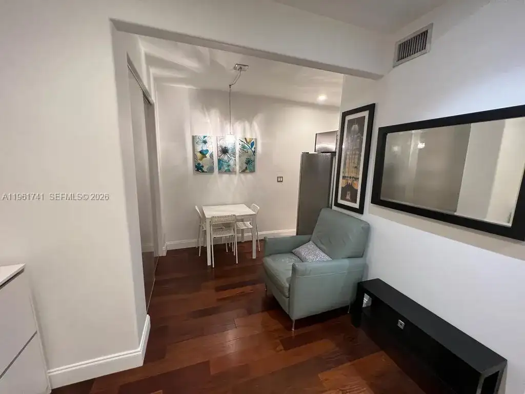 526 15th St # 4, Miami Beach FL 33139 photo 3