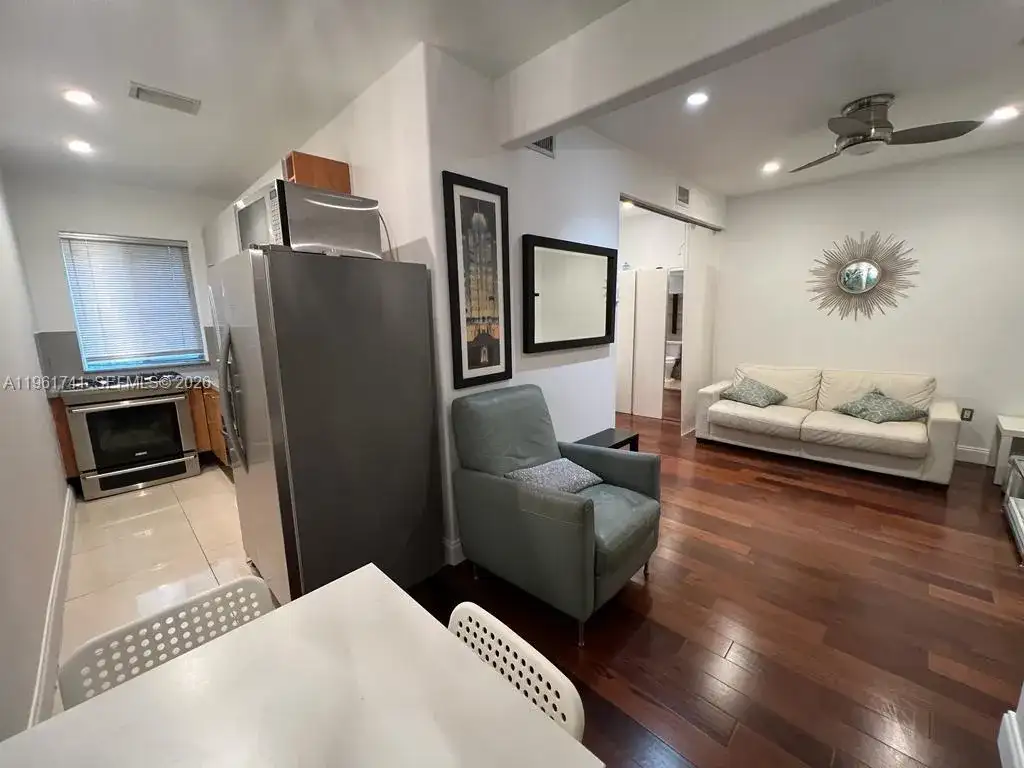 526 15th St # 4, Miami Beach FL 33139 photo 5