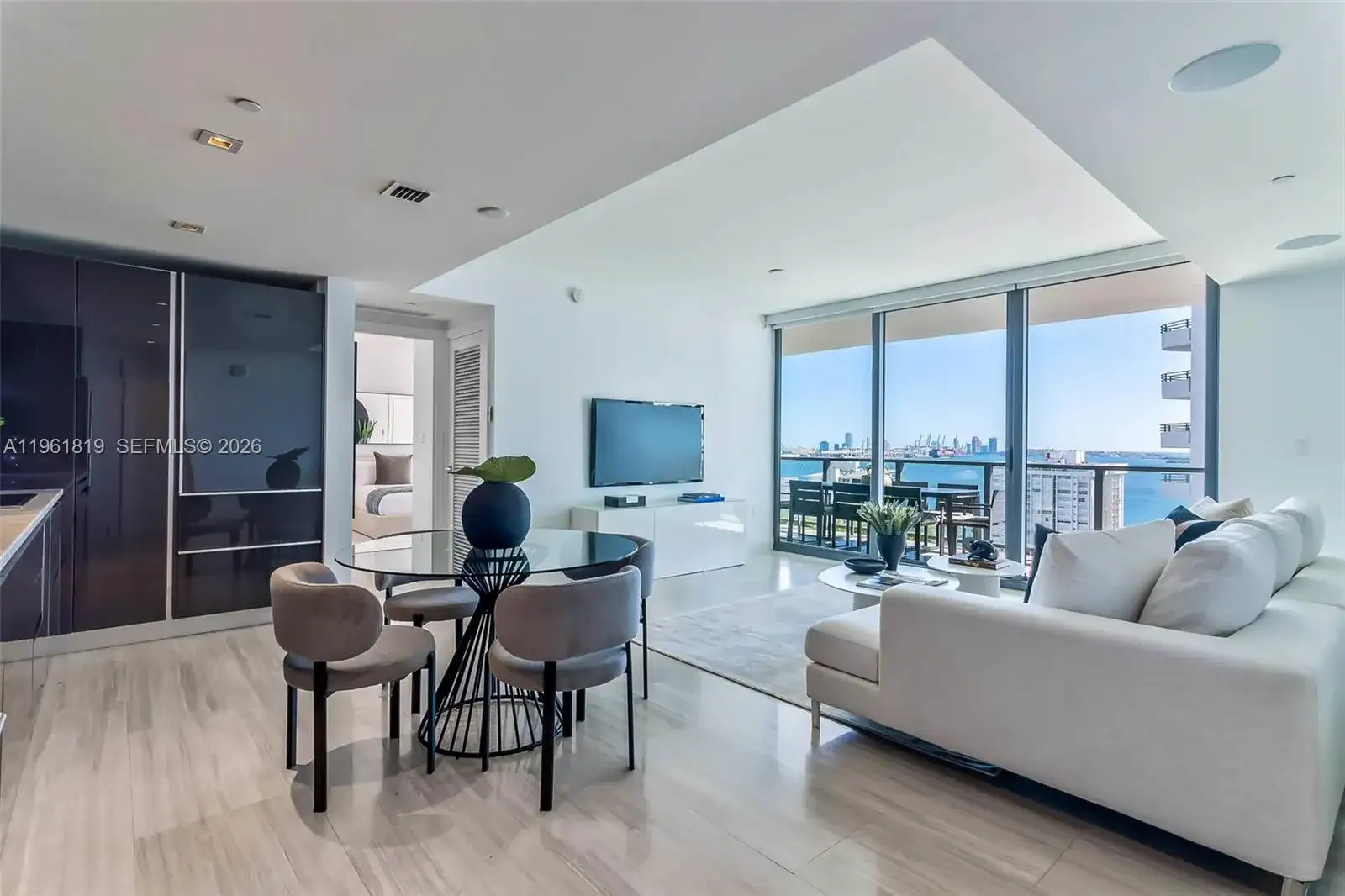 1451 Brickell Ave # 1602, Miami FL 33131 photo 4