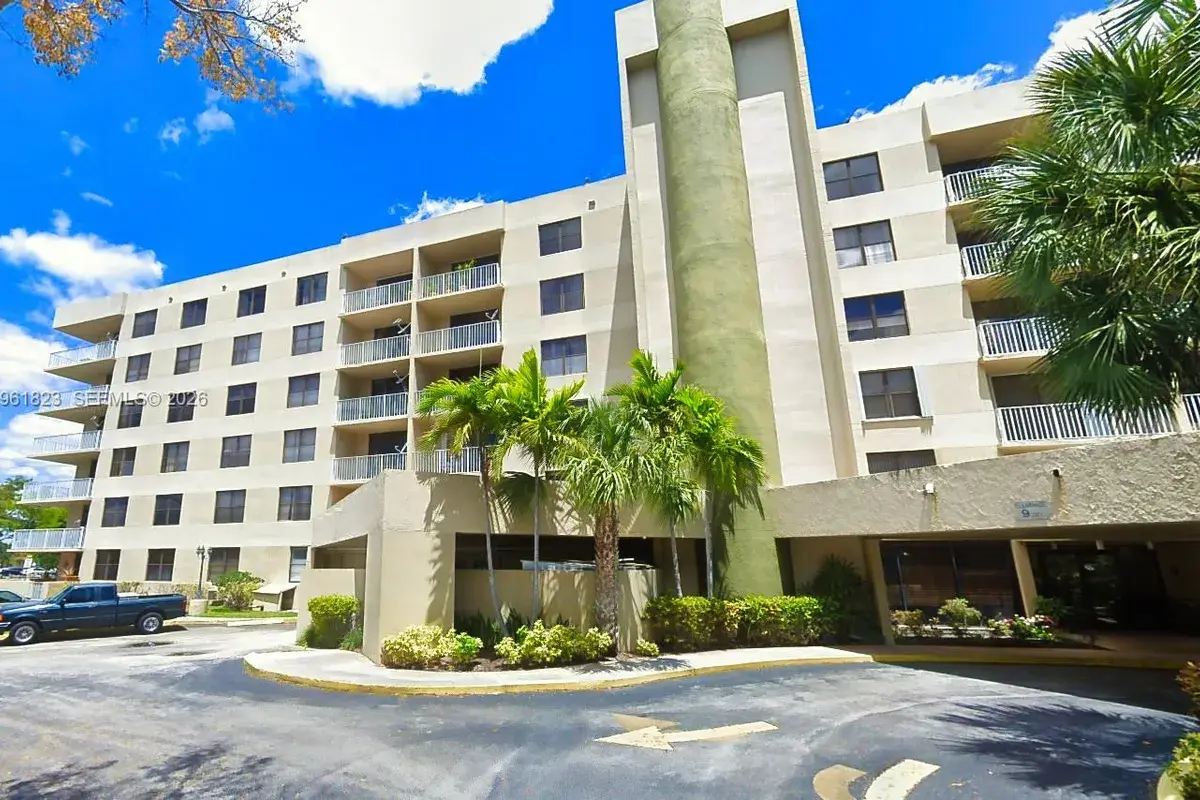 901 Hillcrest Dr # 311, Hollywood FL 33021