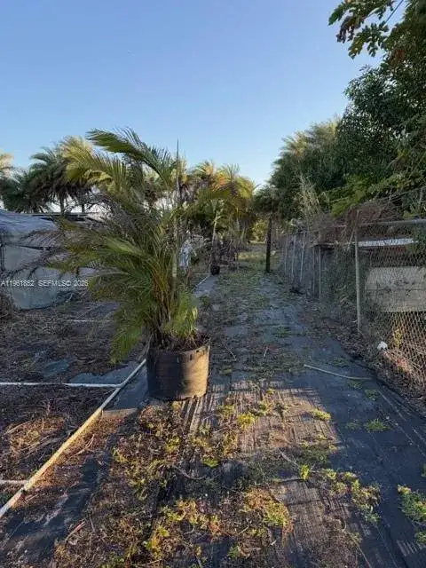 17450 SW 208th St, Miami FL 33187 photo 4