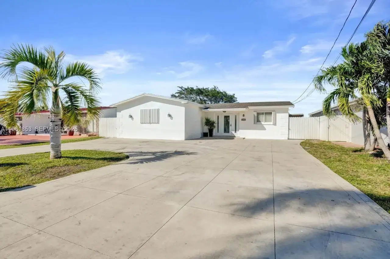 6617 Dahlia Dr, Miramar FL 33023 photo 2