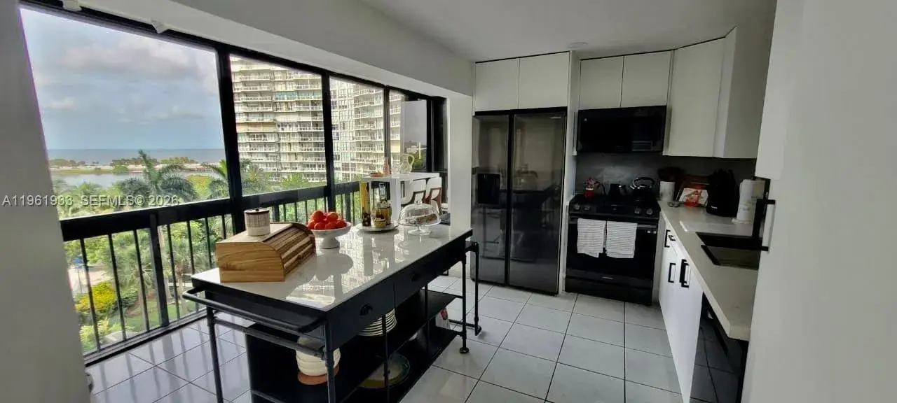 2333 BRICKELL AV # 612, Miami FL 33129
