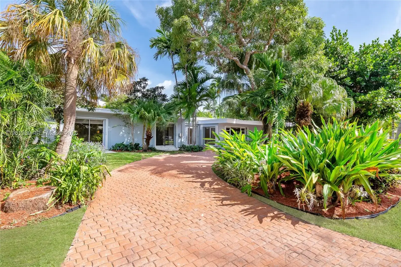 310 Harbor Ct, Key Biscayne FL 33149 photo 2