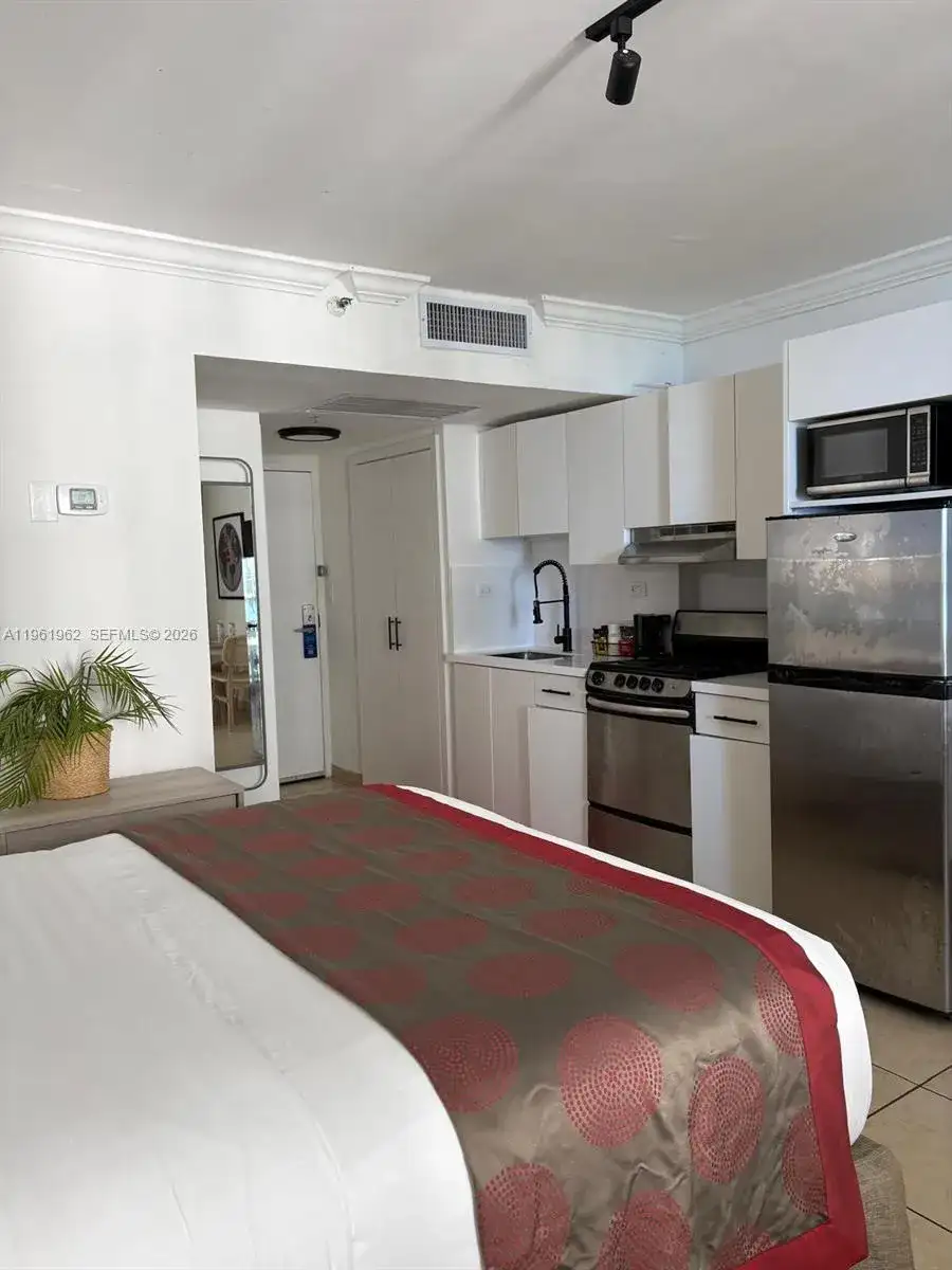 19201 Collins Ave # 820, Sunny Isles Beach FL 33160 photo 5
