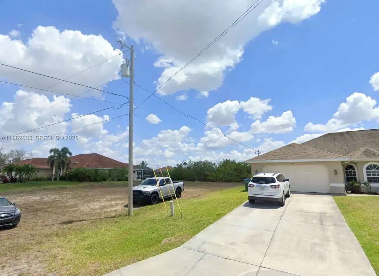 124 NE 18TH ST, Cape Coral FL 33909 photo 4