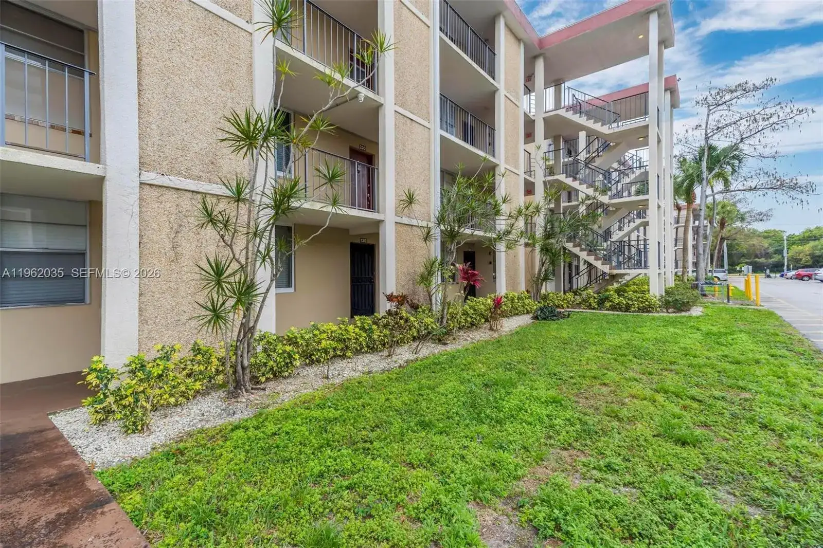 2649 NW 48th Ter # 130, Lauderdale Lakes FL 33313 photo 3