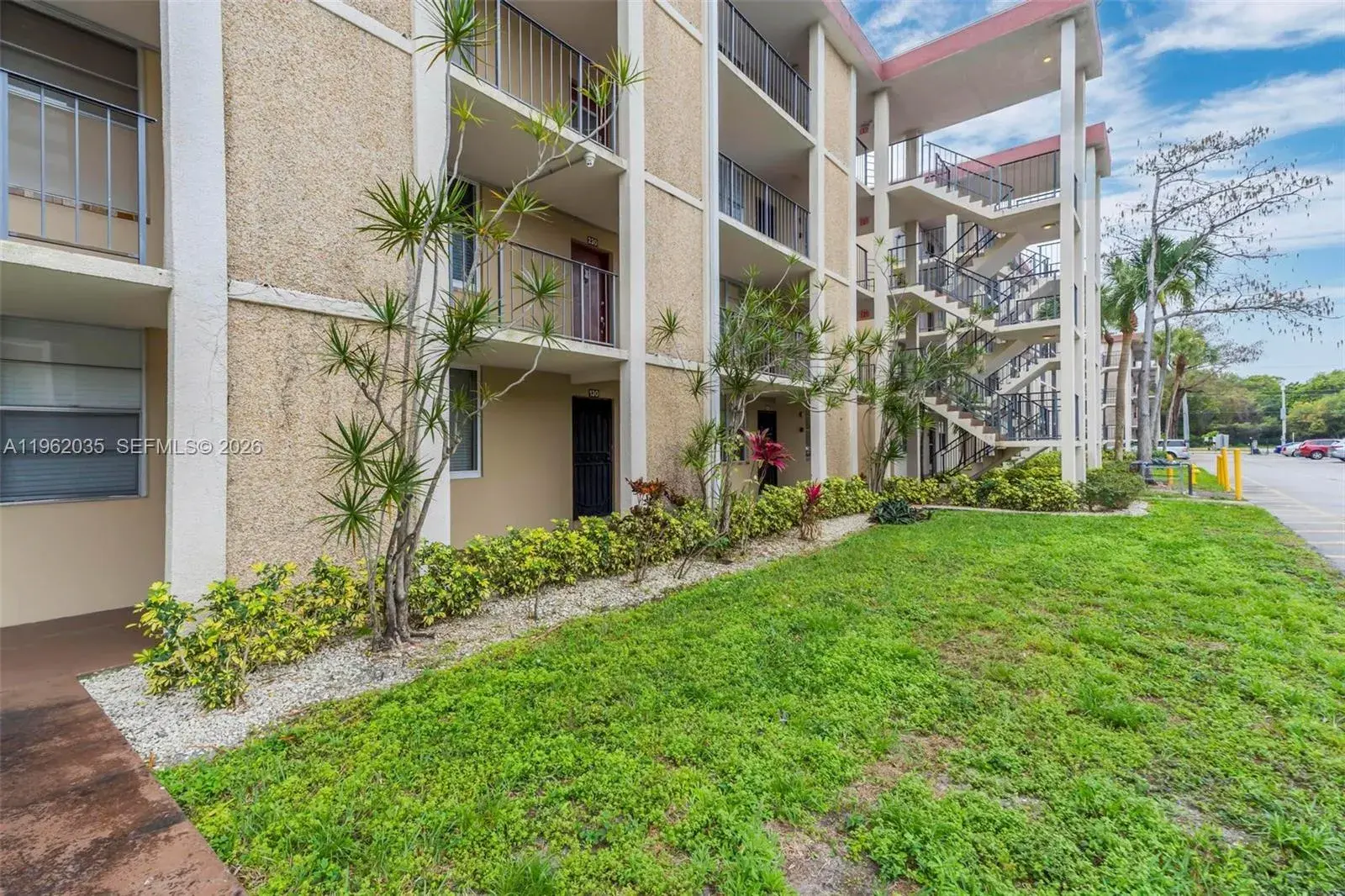 2649 NW 48th Ter # 130, Lauderdale Lakes FL 33313