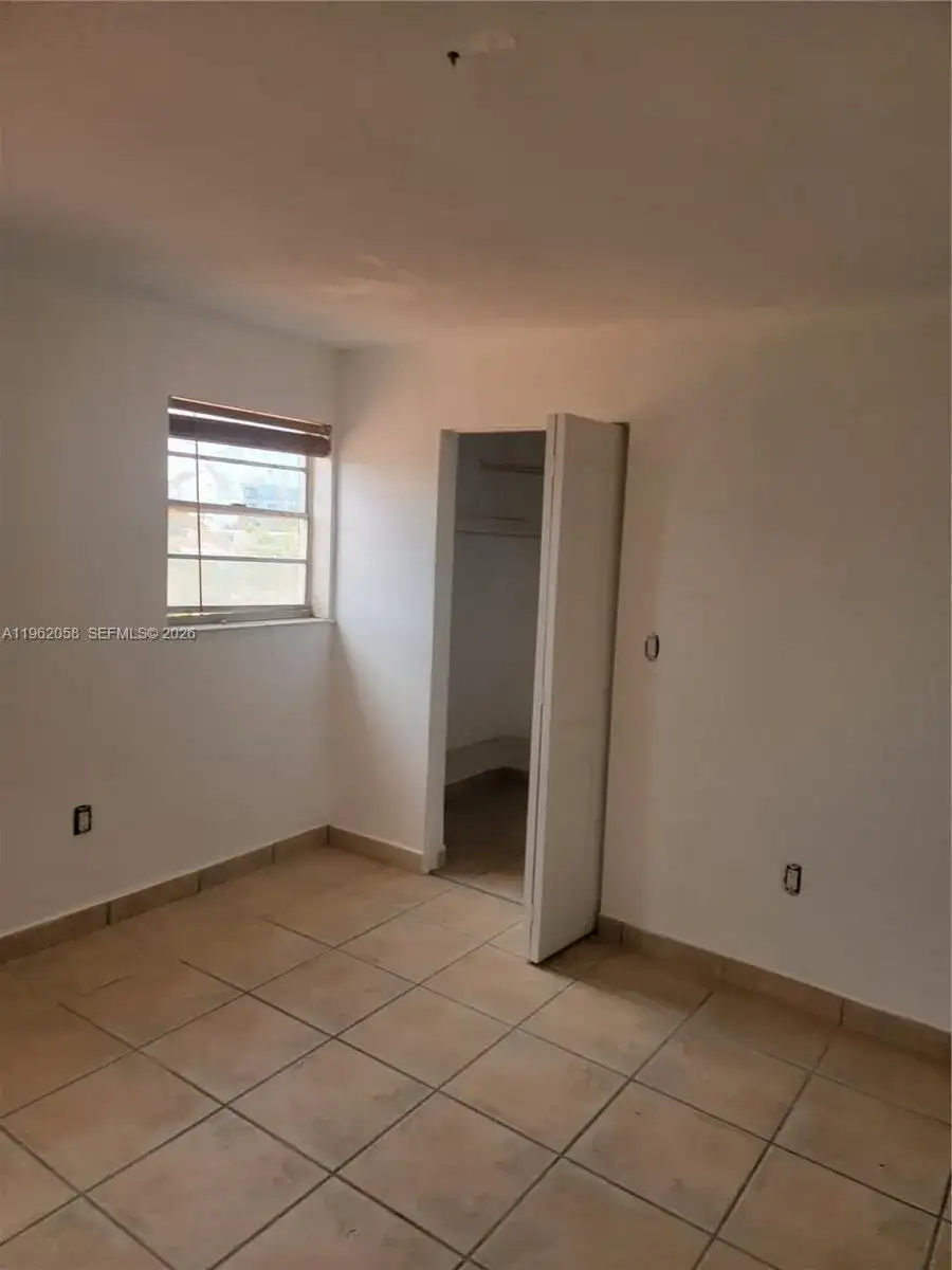 2150 Bay Dr # 11, Miami Beach FL 33141 photo 3