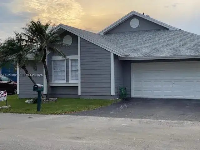10304 SW 139th Pl, Miami FL 33186 photo 2