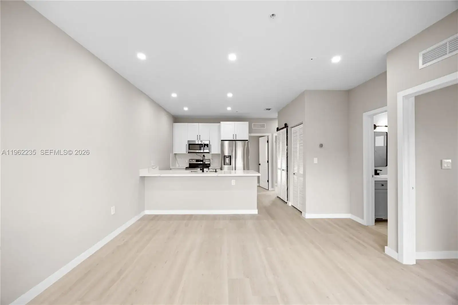 630 NE 166th St # 3, Miami FL 33162 photo 2
