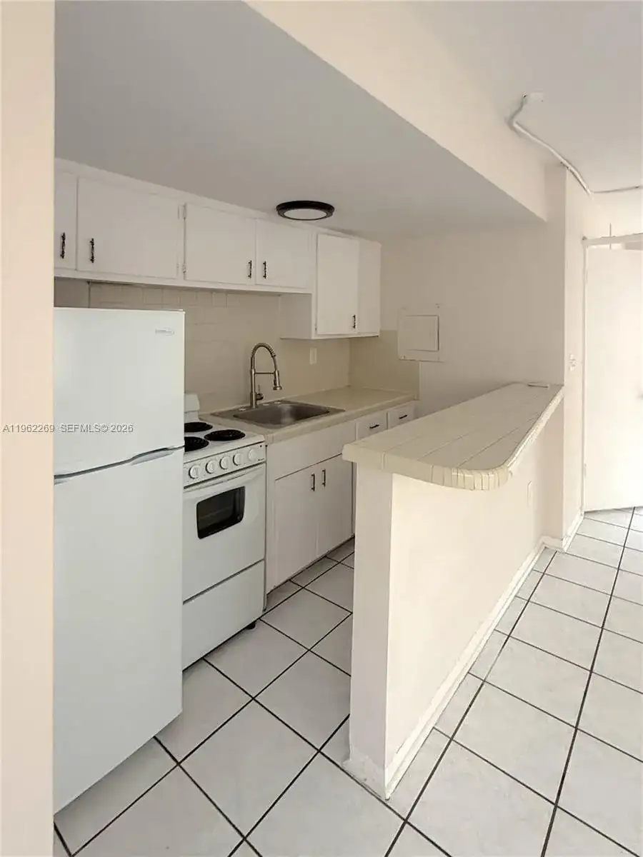 305 Navarre Ave, Coral Gables FL 33134 photo 2