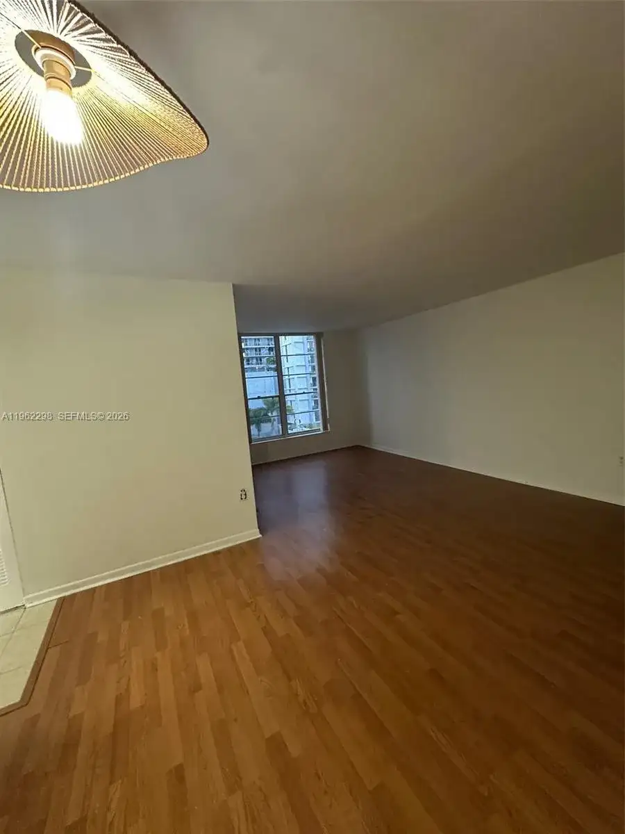 210 SW 11th St # 609, Miami FL 33130 photo 3