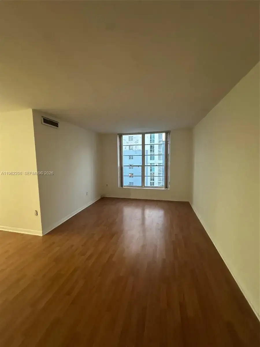 210 SW 11th St # 609, Miami FL 33130 photo 4