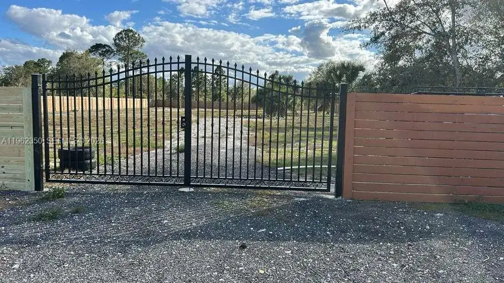 648 Hunting Club Ave, Clewiston FL 33440 photo 5