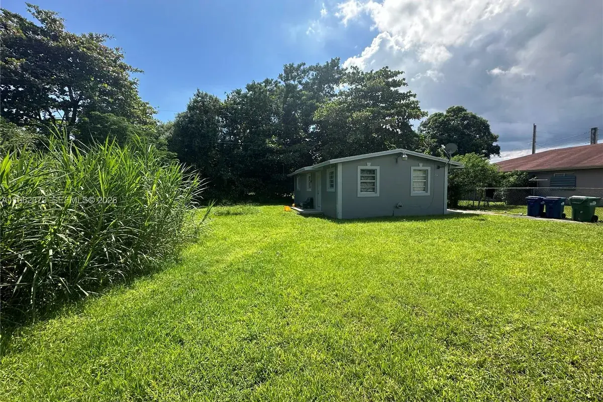 10070 SW 176th St, Palmetto Bay FL 33157