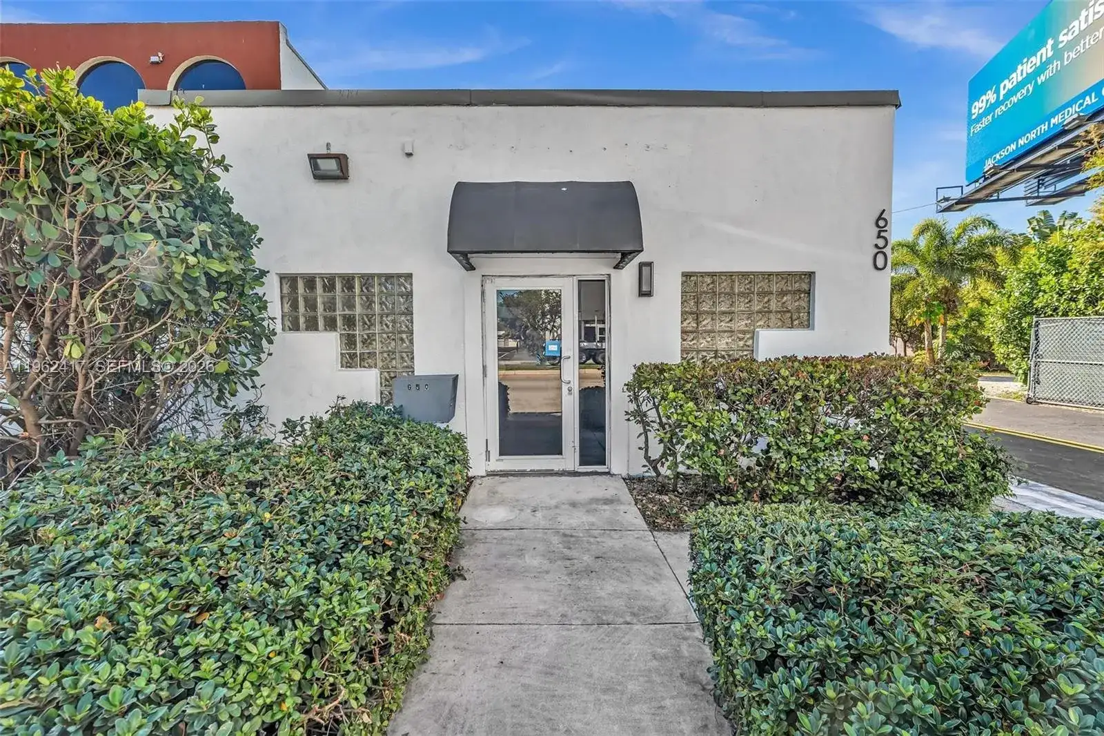 650 NE 167th St, Miami FL 33162 photo 4