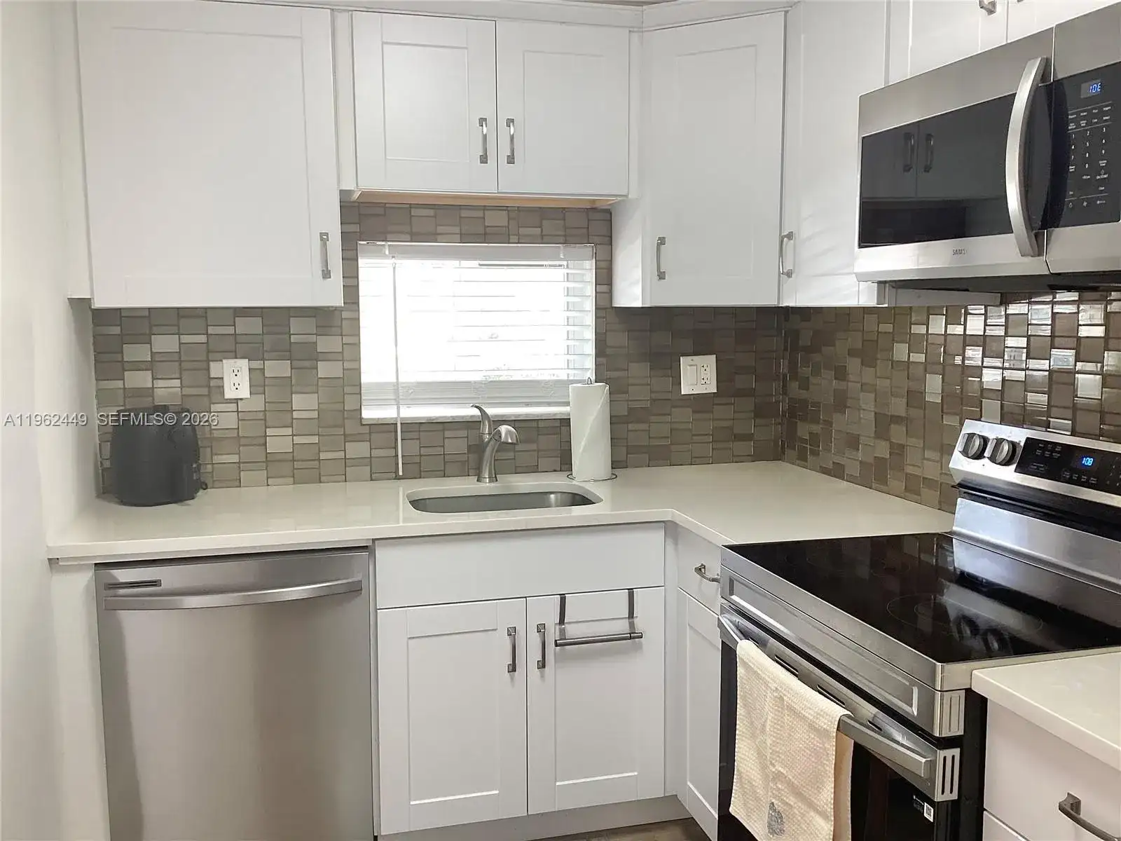 9423 S Hollybrook Lake Dr # 106, Pembroke Pines FL 33025 photo 4