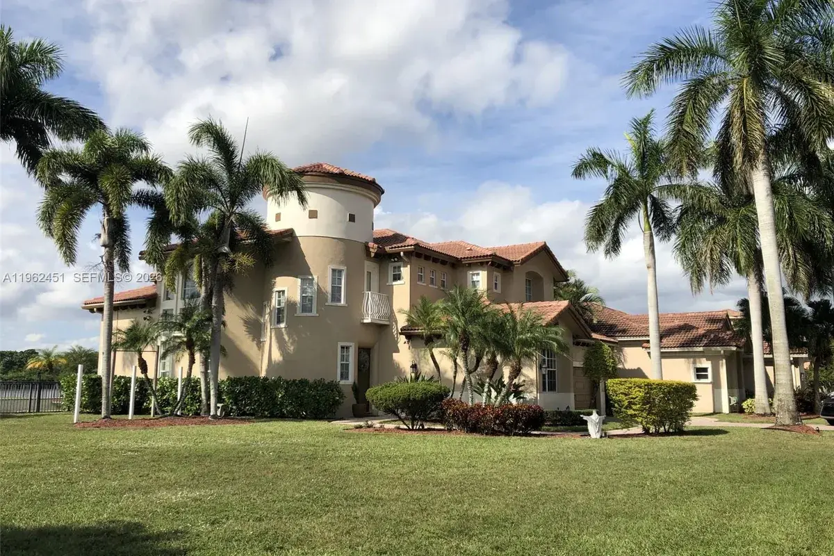 4800 NW 124th Way, Coral Springs FL 33076