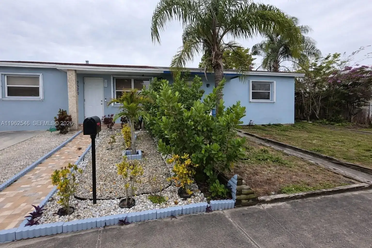3522 NW 193rd St, Miami Gardens FL 33056 photo 2