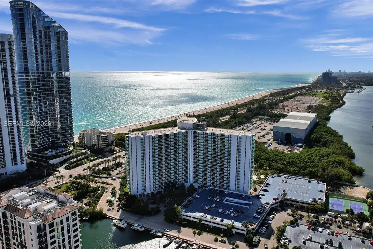 100 Bayview Dr # 2028, Sunny Isles Beach FL 33160