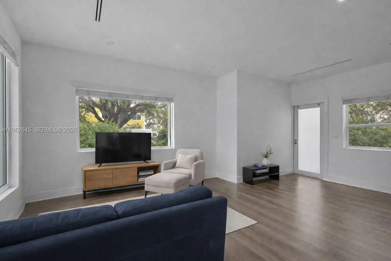 2900 SW 4th St, Miami FL 33135 photo 3