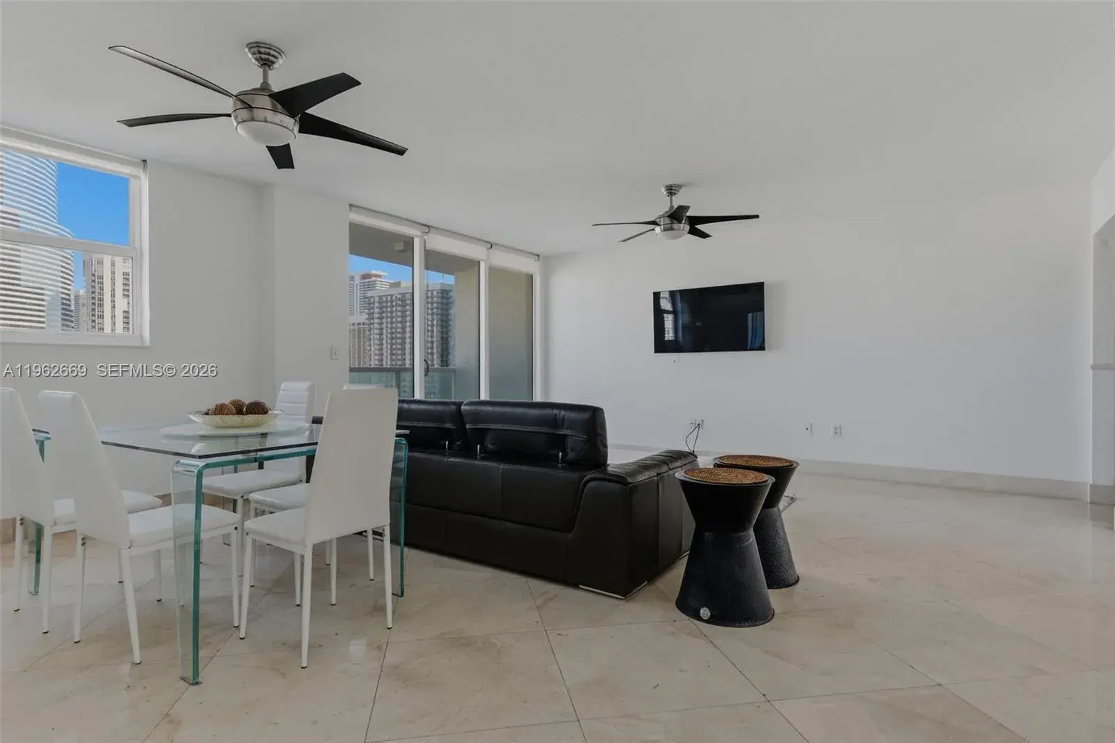 31 SE 5th St # 2301, Miami FL 33131 photo 3