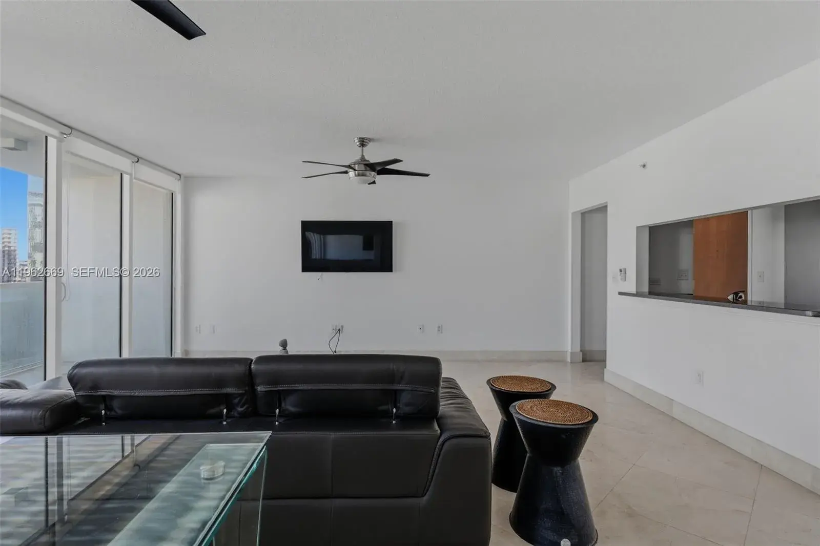 31 SE 5th St # 2301, Miami FL 33131 photo 4