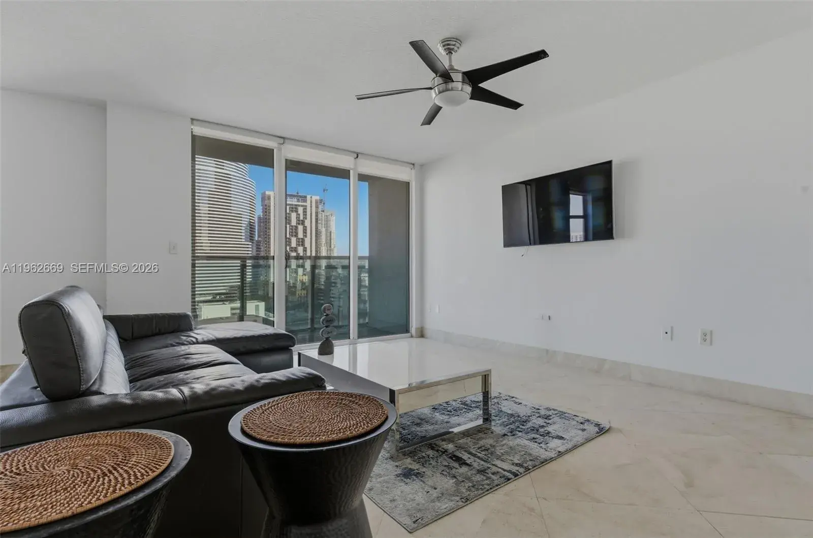 31 SE 5th St # 2301, Miami FL 33131 photo 5