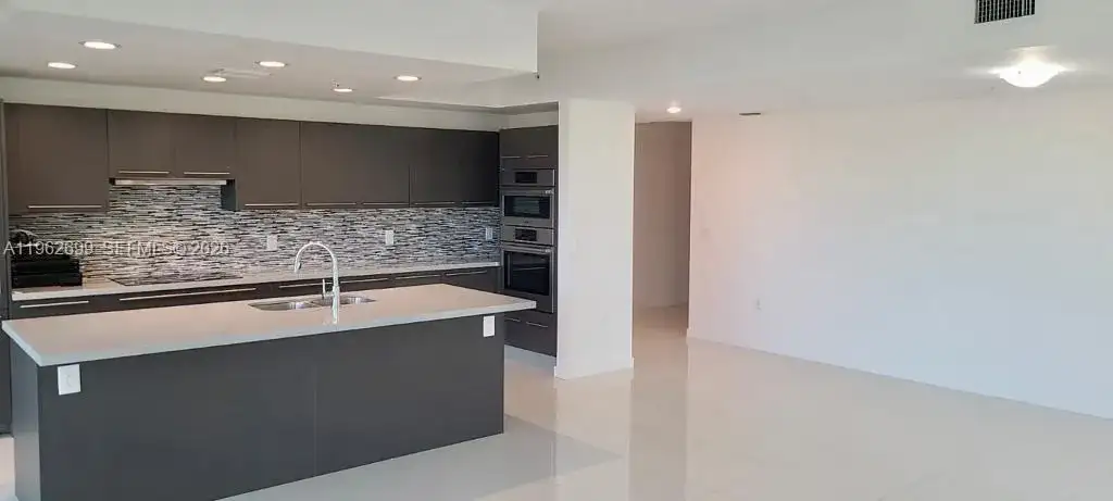 7751 NW 107th Ave # 504, Doral FL 33178 photo 2