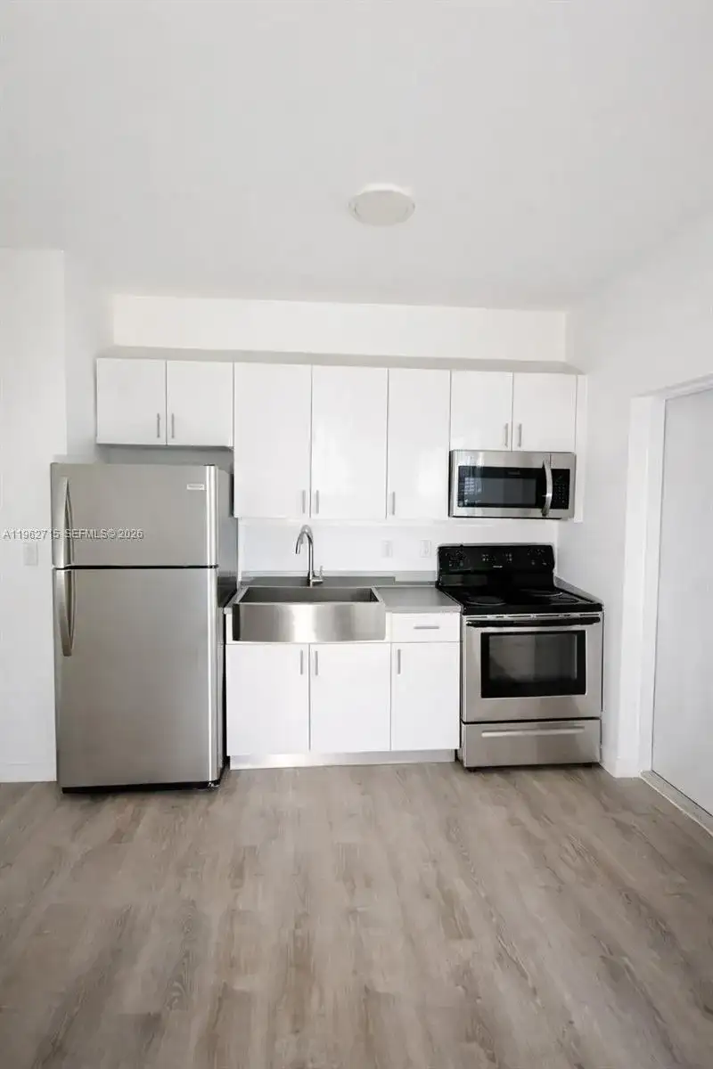 402 NW 12th Ave # 204, Miami FL 33128 photo 2