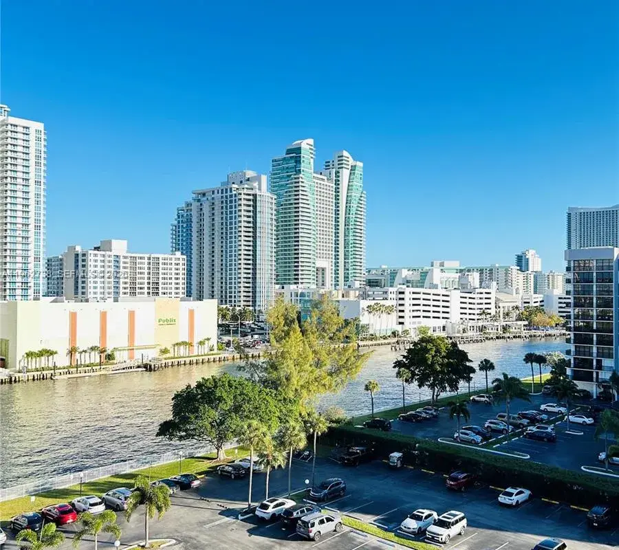 800 Parkview Dr # 912, Hallandale Beach FL 33009